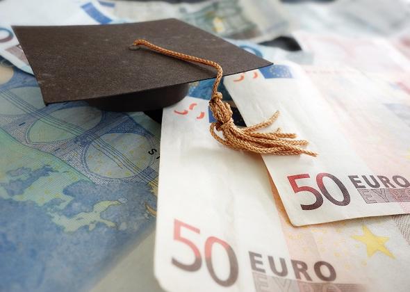 Το δικαίωμα και η αυταξία της Παιδείας