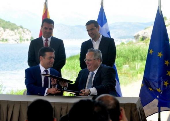 Από την έδρα στα έδρανα