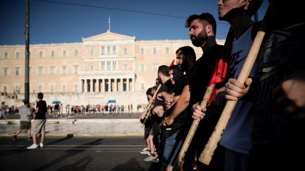 Θέσεις για τις Αντιστάσεις (5): Δημοκρατική ανυπακοή και η απαγόρευση των διαδηλώσεων